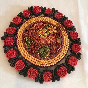 VINTAGE Straw Woven BOHO Reindeer Animal Trivet Pot Holder Round #F36
